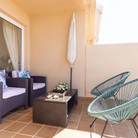 Pillowabroad - Sea View Terrace דירה