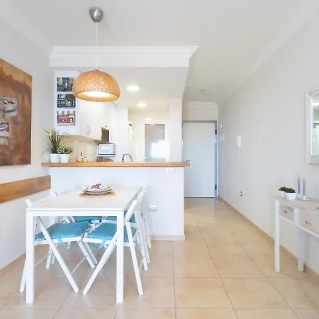 Pillowabroad - Sea View Terrace דירה *